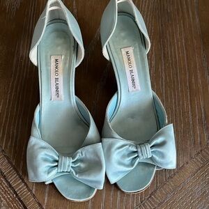 Manolo Blahnik Light Blue Satin Bow Peep-Toe Heels